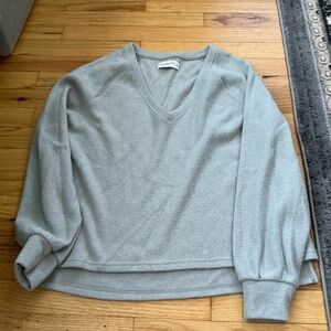 Abercrombie & Fitch Light Gray V-Neck Sweater